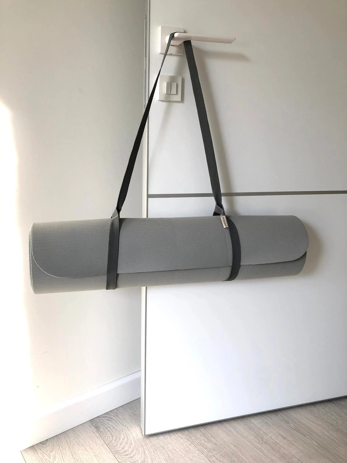 Saveplace® Minimalist Shoulder Strap for Yoga Mat, Grey Grey Chaos