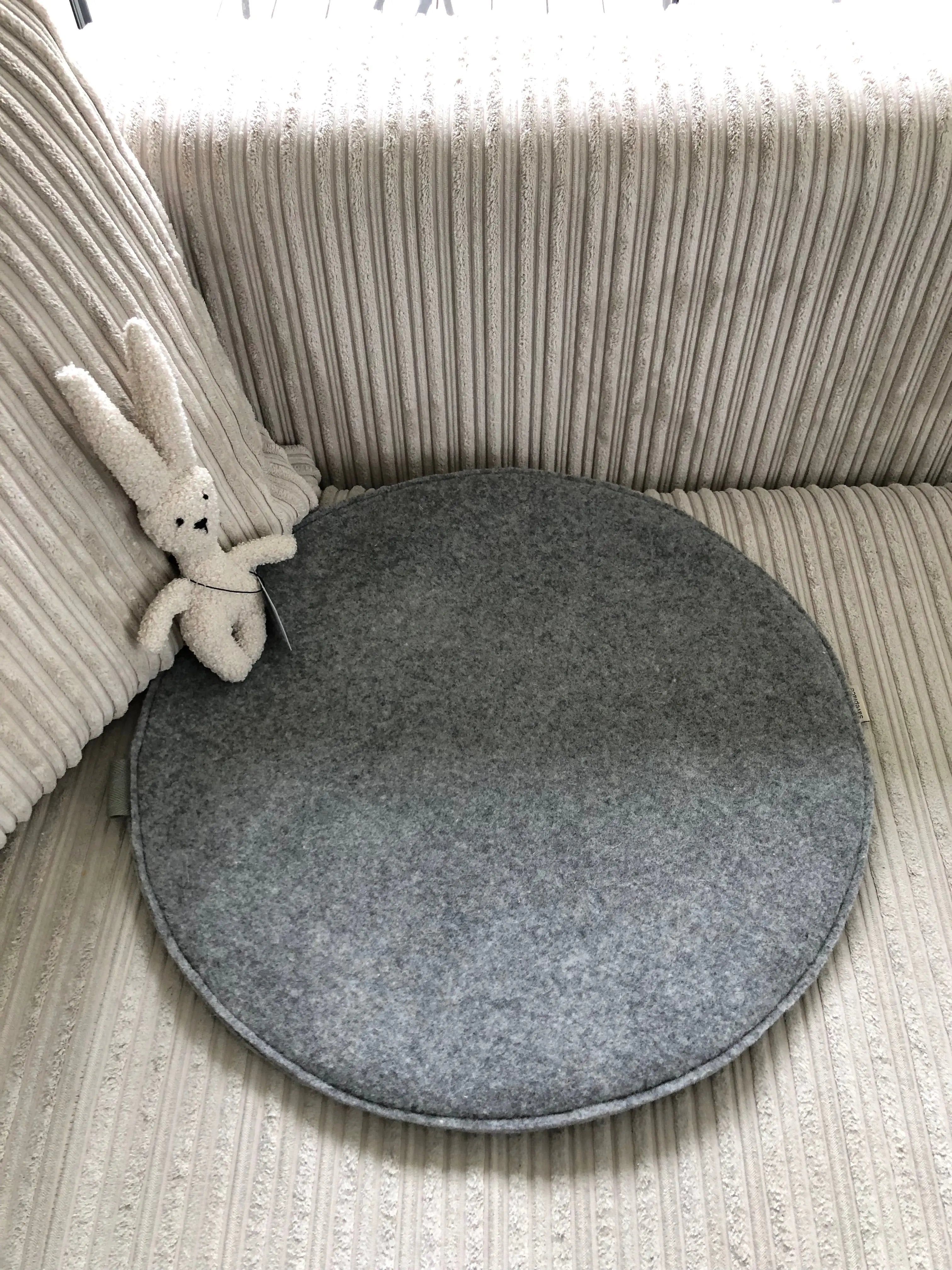 Saveplace® Round Pet Bed 'FULL MOON' -  2 Sizes Grey Chaos